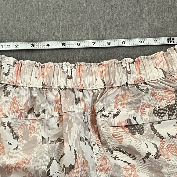 NWT FP Movement Free People into the wild Printed Mid Rise Shorts size XS - Picture 8 of 15